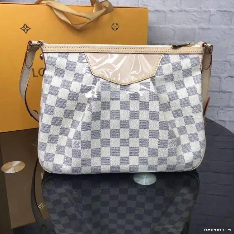Fashionrepsfam ru Bags 19T1L0131 LV 0622